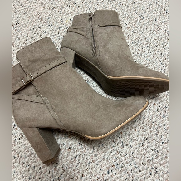 Banana republic boots Faux suede Booties size 10 - Picture 1 of 9